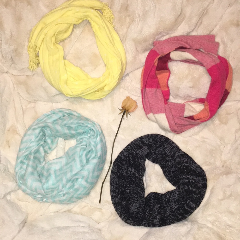 Set of 4 scarves